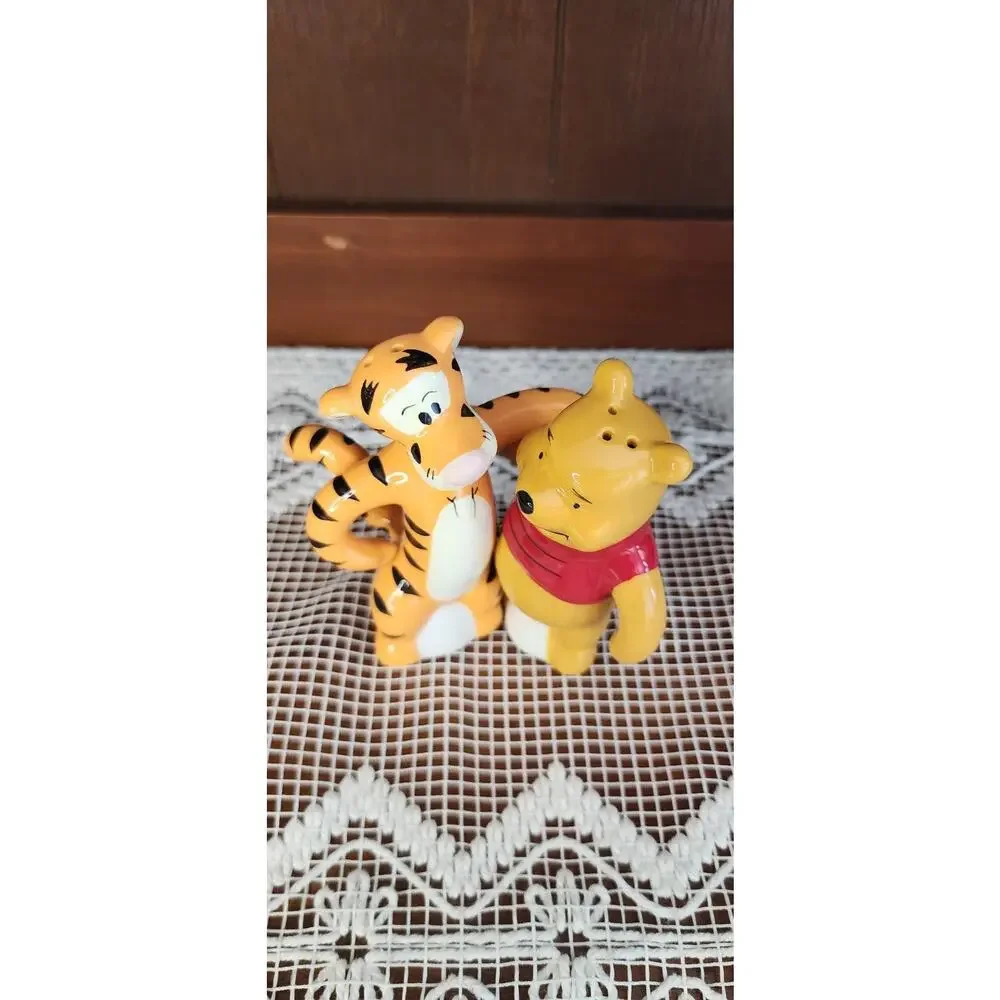 Westland Giftware Collectible Tigger And Pooh Salt And Pepper Shakers